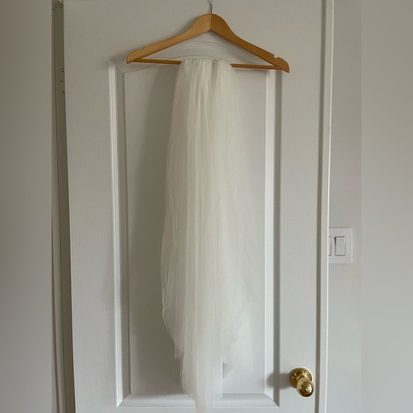 Designer Ivory Fingertip Wedding Veil with Blusher - Picture 2 of 11